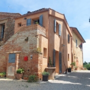 Casale in Toscana, angolo sud est, luglio 2023